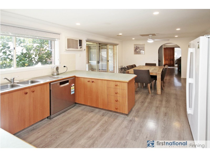 19 Greenmantle Close, Cranbourne West VIC 3977