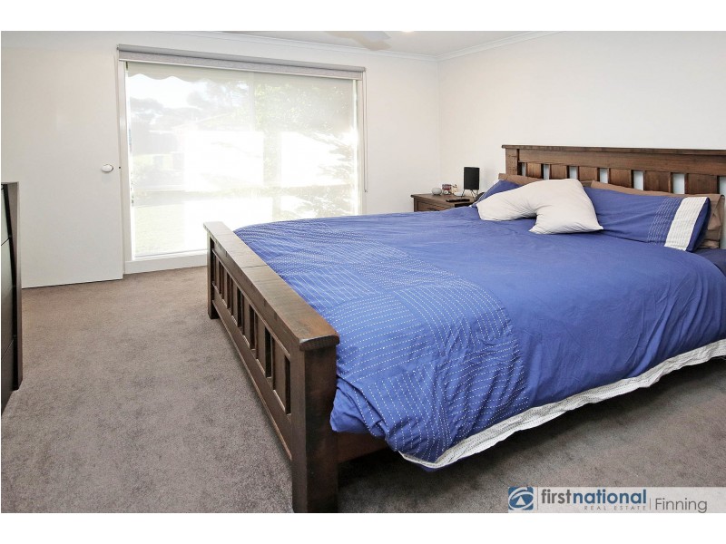 19 Greenmantle Close, Cranbourne West VIC 3977