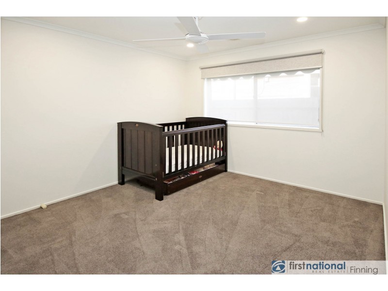 19 Greenmantle Close, Cranbourne West VIC 3977