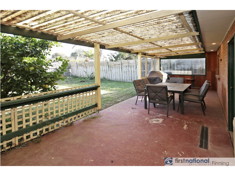 19 Greenmantle Close, Cranbourne West VIC 3977
