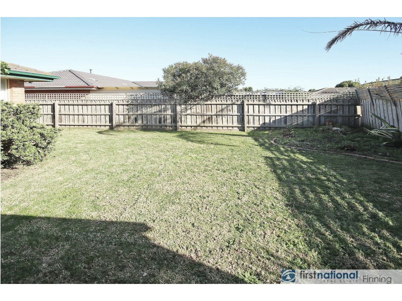 19 Greenmantle Close, Cranbourne West VIC 3977