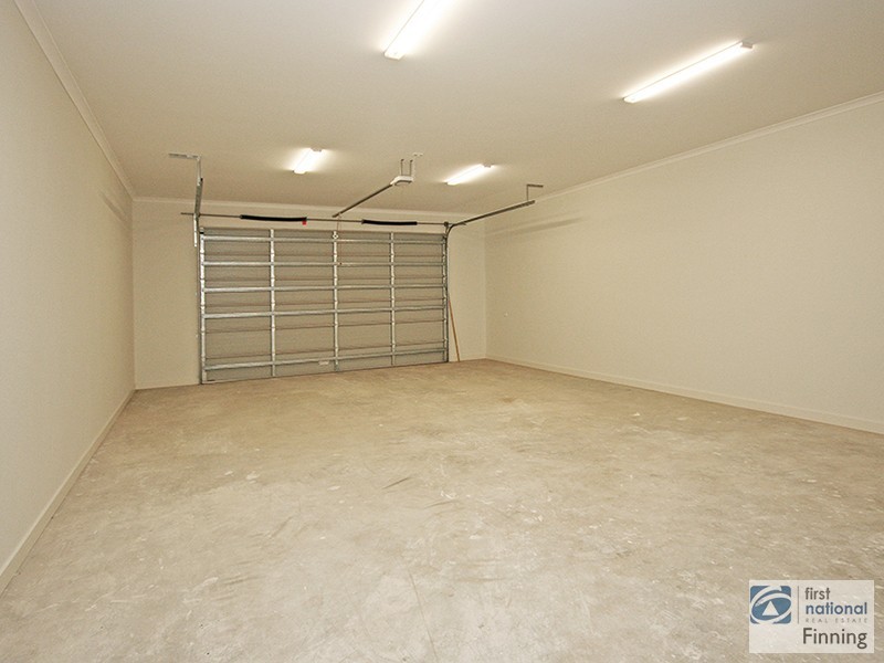 9 Fergus Lane, Cranbourne West VIC 3977