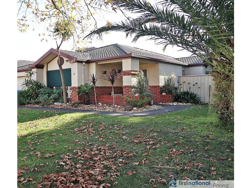 31 Horsham Drive, Cranbourne East VIC 3977