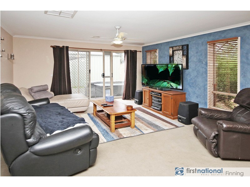 31 Horsham Drive, Cranbourne East VIC 3977