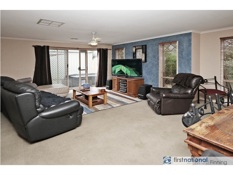 31 Horsham Drive, Cranbourne East VIC 3977