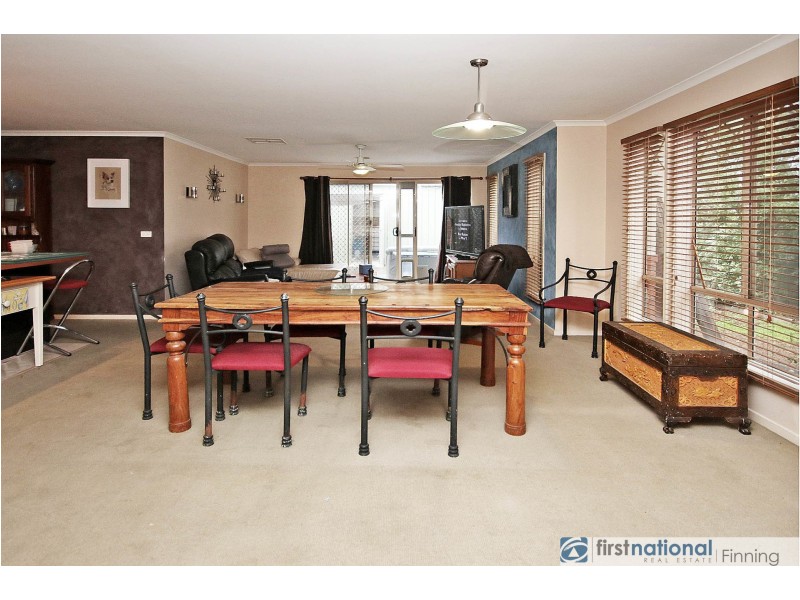 31 Horsham Drive, Cranbourne East VIC 3977