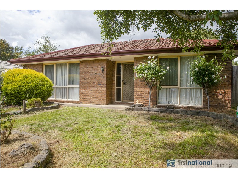 14 Hindmarsh Court, Cranbourne North VIC 3977