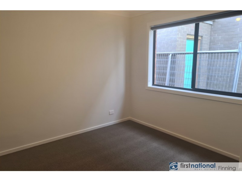 19 Niloma Street, Clyde North VIC 3978