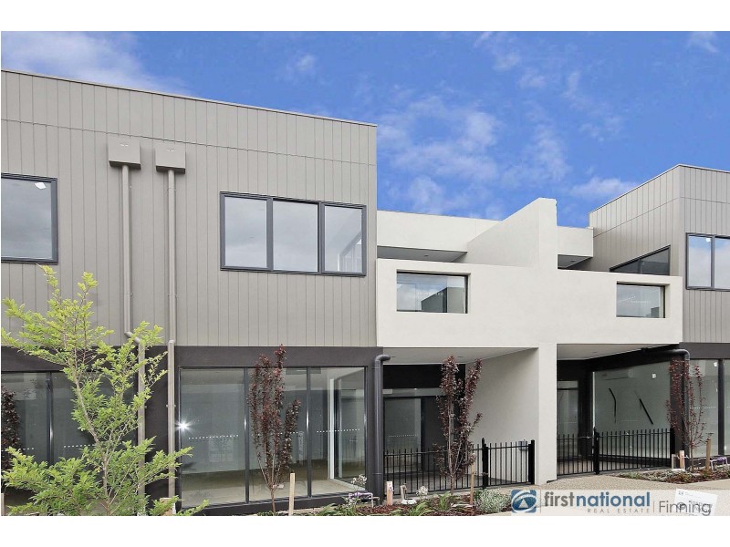 8 Coral-Pea Way, Cranbourne West VIC 3977