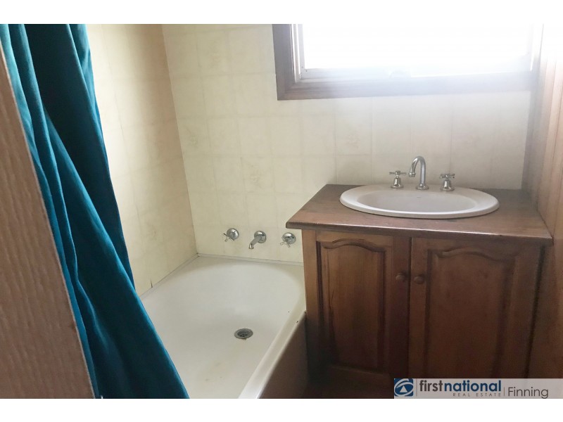 6 Canterbury Street, Cranbourne VIC 3977