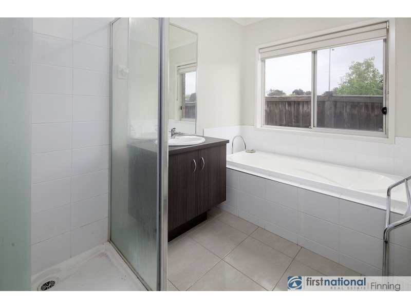 3 Artfield Street, Cranbourne East VIC 3977