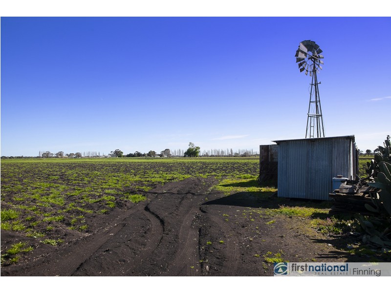 220 Peers Road, Dalmore VIC 3981