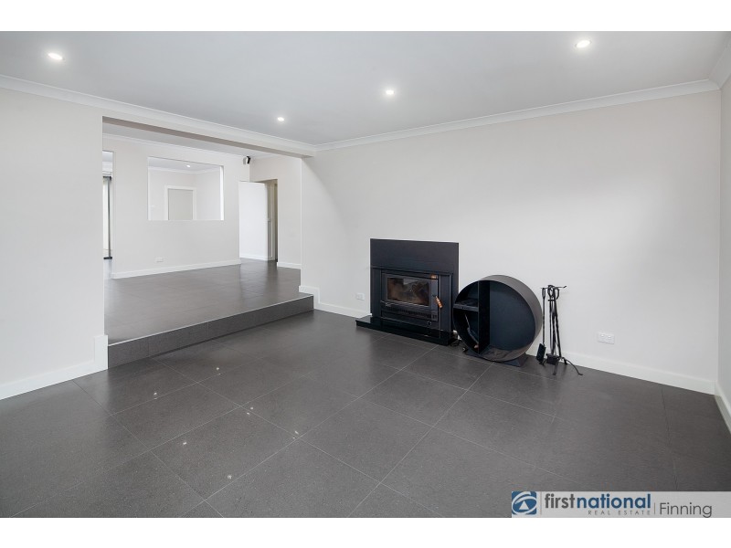 33 Stanley Road, Devon Meadows VIC 3977