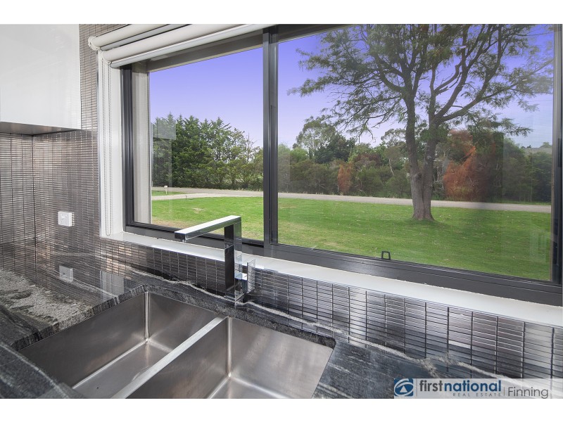 33 Stanley Road, Devon Meadows VIC 3977