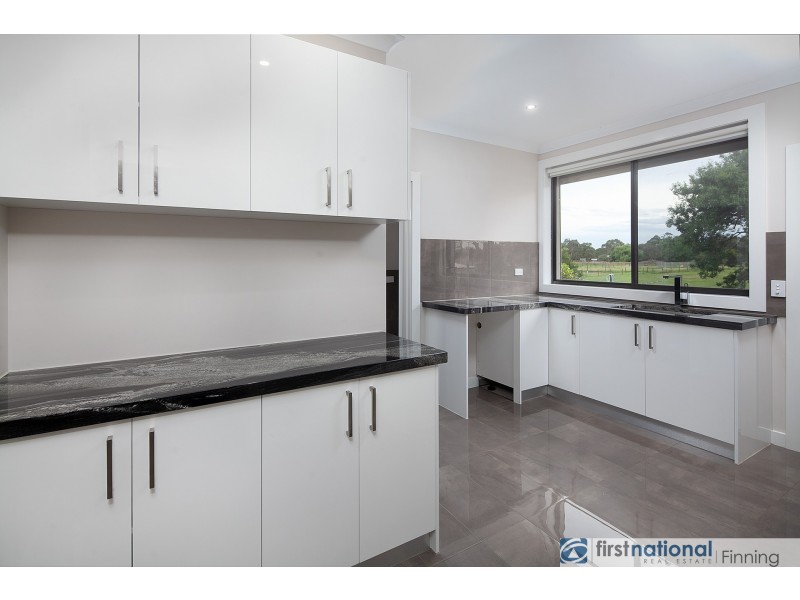 33 Stanley Road, Devon Meadows VIC 3977