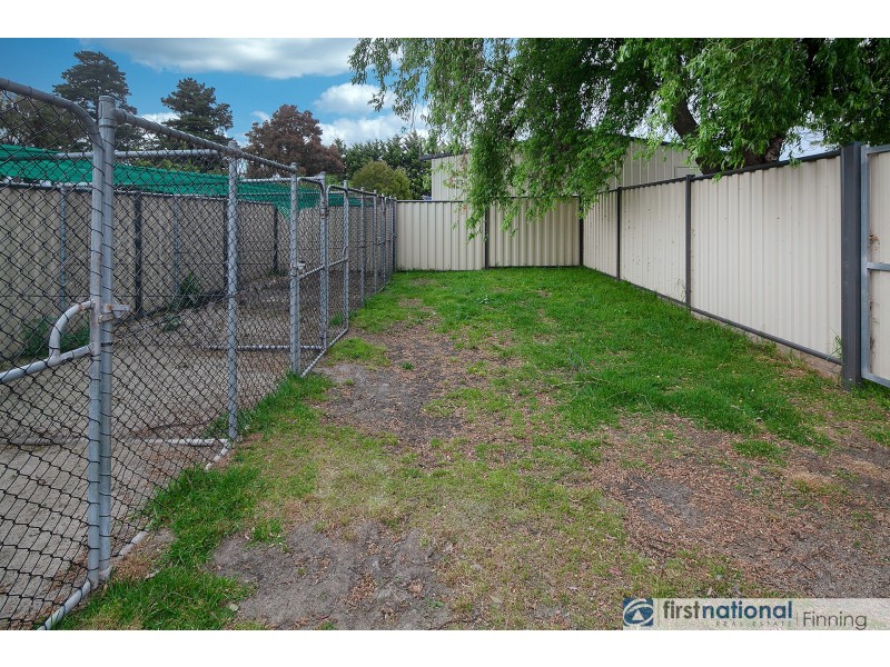 33 Stanley Road, Devon Meadows VIC 3977