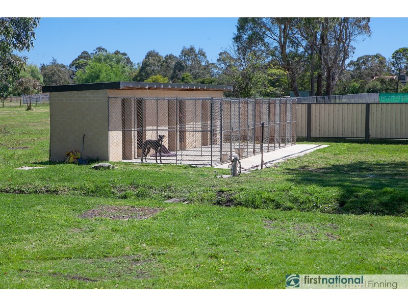 33 Stanley Road, Devon Meadows VIC 3977