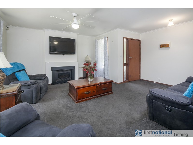 2/122 Camms Road, Cranbourne VIC 3977