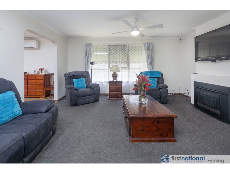 2/122 Camms Road, Cranbourne VIC 3977
