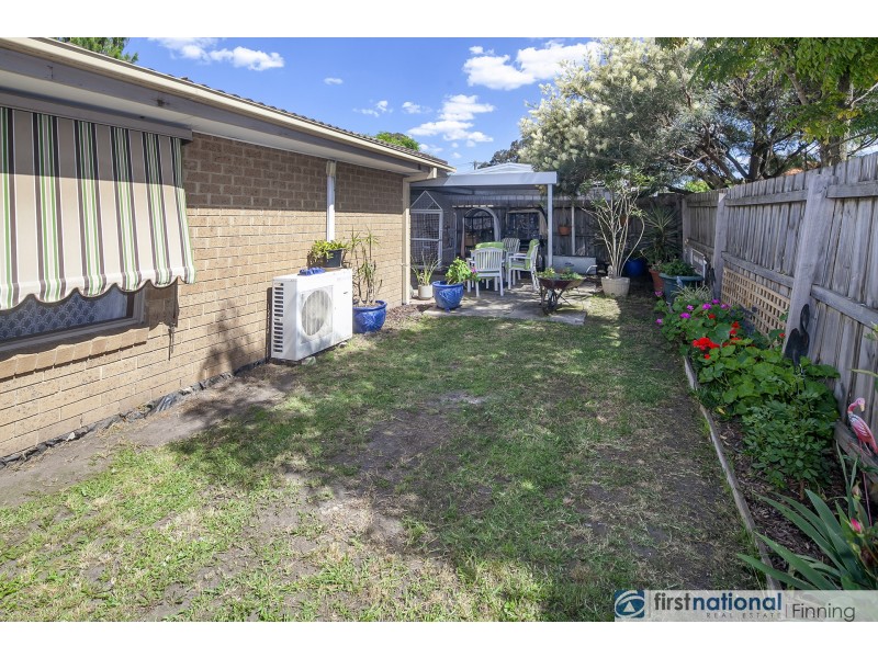 2/122 Camms Road, Cranbourne VIC 3977