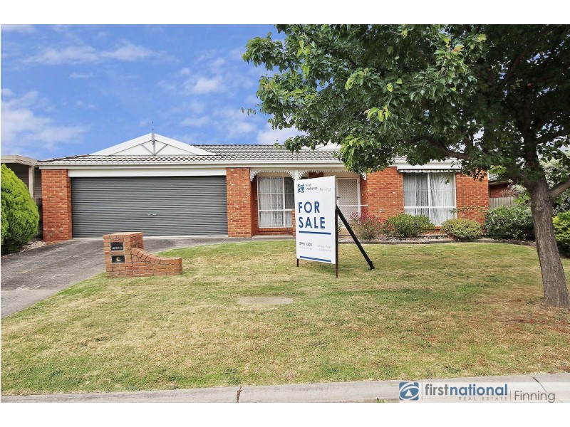 23 Andrea Crescent, Cranbourne North VIC 3977