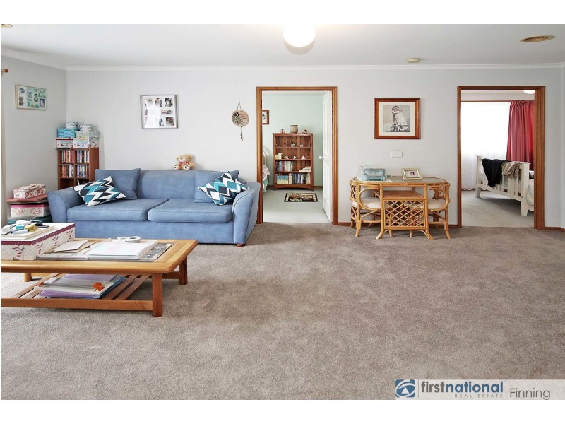 23 Andrea Crescent, Cranbourne North VIC 3977