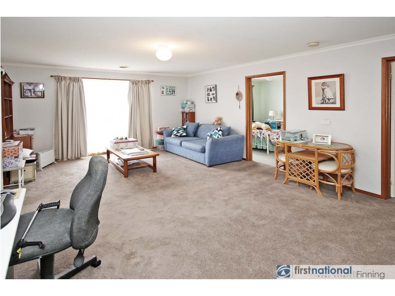 23 Andrea Crescent, Cranbourne North VIC 3977