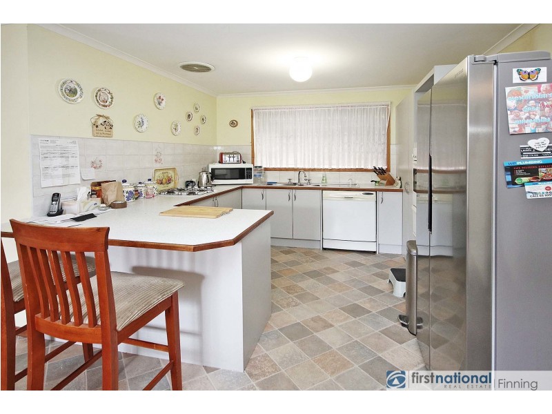 23 Andrea Crescent, Cranbourne North VIC 3977