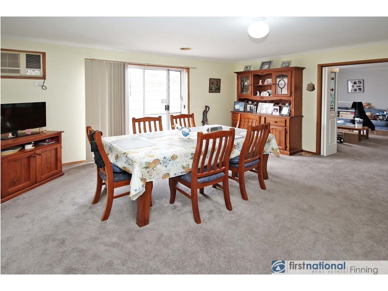 23 Andrea Crescent, Cranbourne North VIC 3977