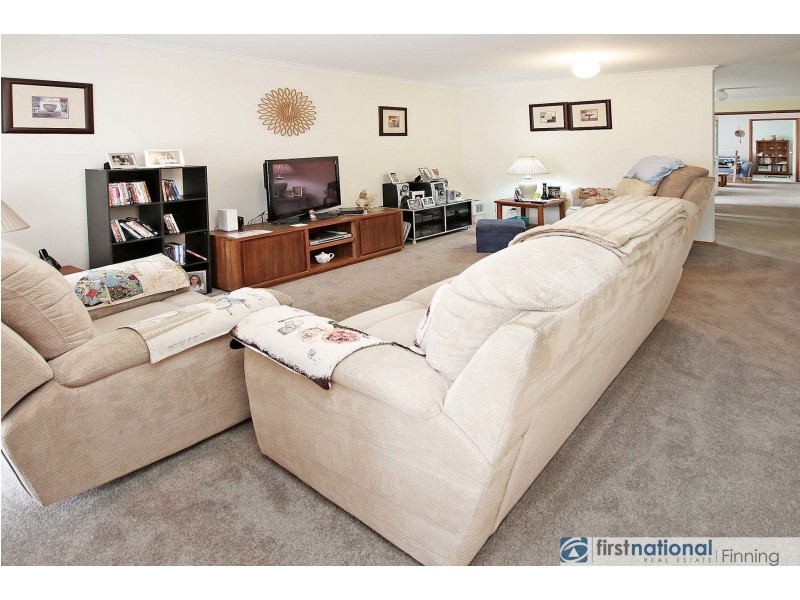 23 Andrea Crescent, Cranbourne North VIC 3977