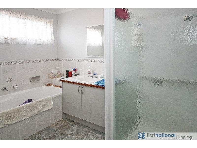 23 Andrea Crescent, Cranbourne North VIC 3977