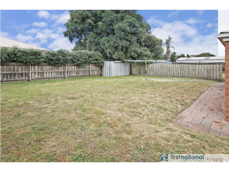23 Andrea Crescent, Cranbourne North VIC 3977
