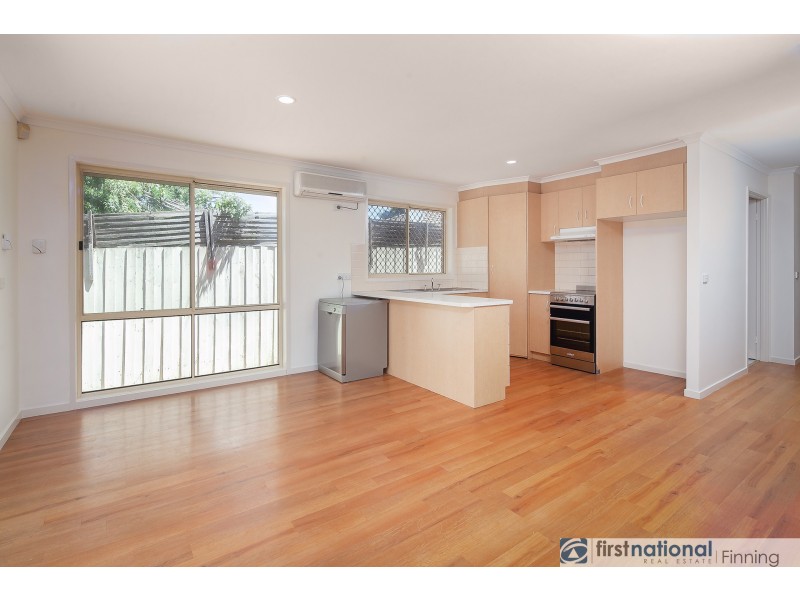 10 Seacombe Place, Cranbourne VIC 3977