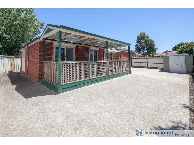 10 Seacombe Place, Cranbourne VIC 3977