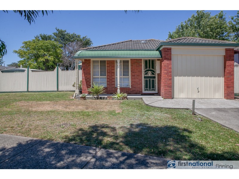 10 Seacombe Place, Cranbourne VIC 3977