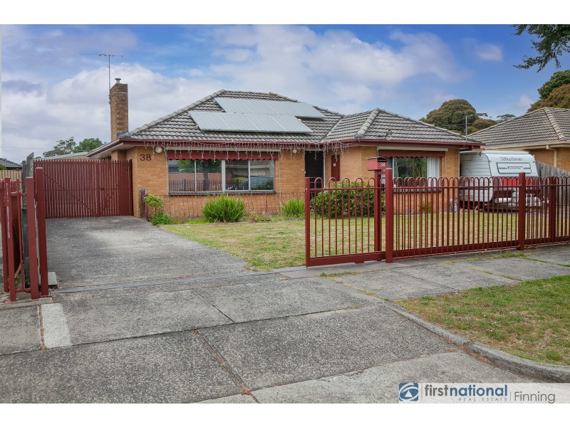 38 Lurline Street, Cranbourne VIC 3977