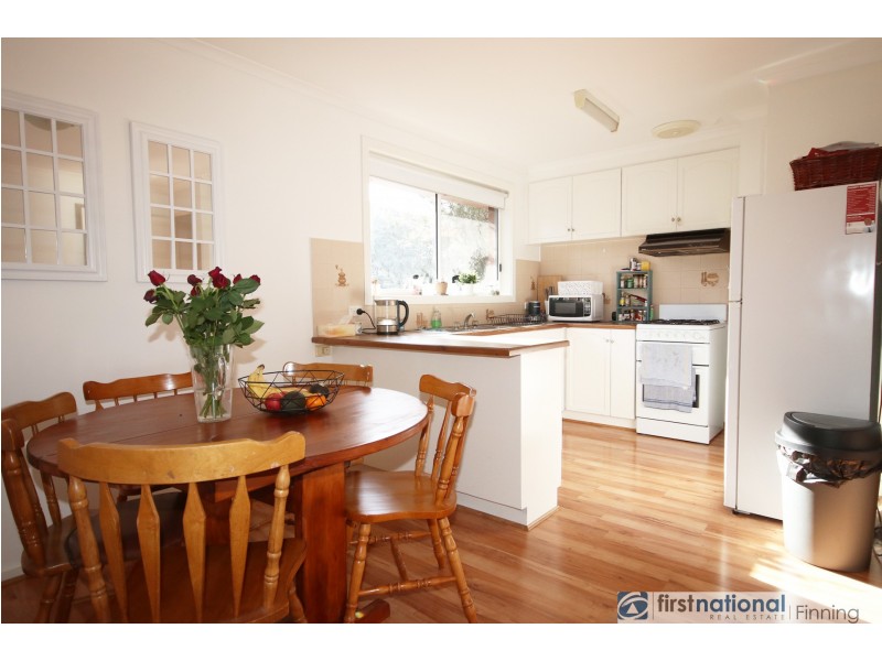 2/215 Sladen Street, Cranbourne VIC 3977