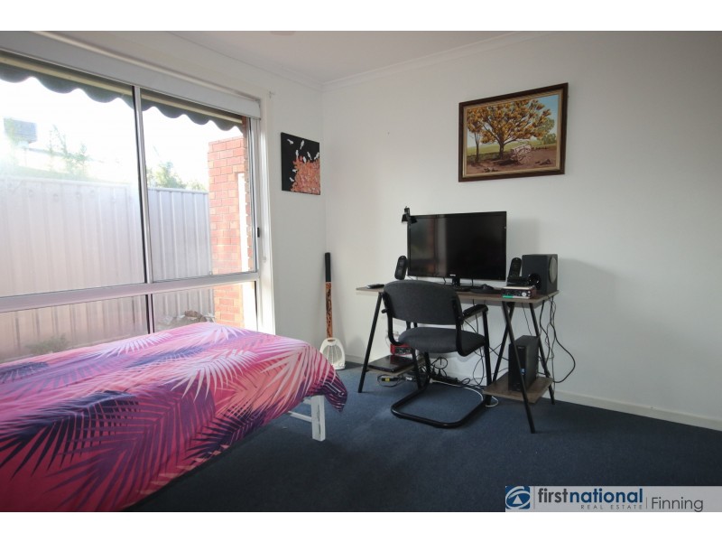 2/215 Sladen Street, Cranbourne VIC 3977