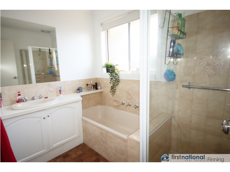 2/215 Sladen Street, Cranbourne VIC 3977