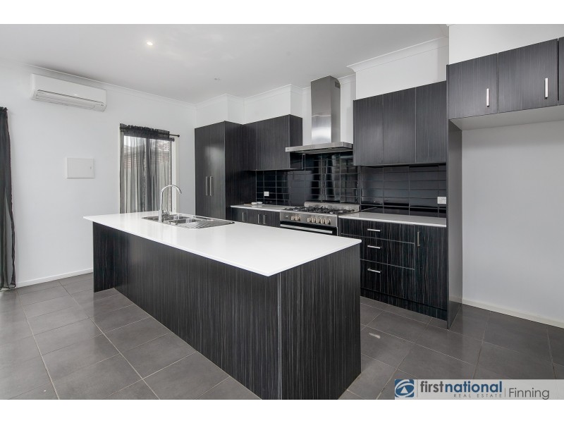 81 Fiorelli Boulevard, Cranbourne East VIC 3977