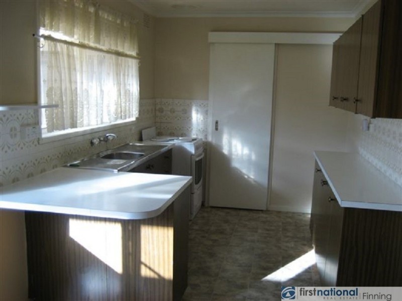 2/29 Bowen Street, Cranbourne VIC 3977