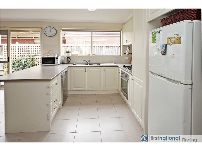 5 McCallum Drive, Cranbourne East VIC 3977