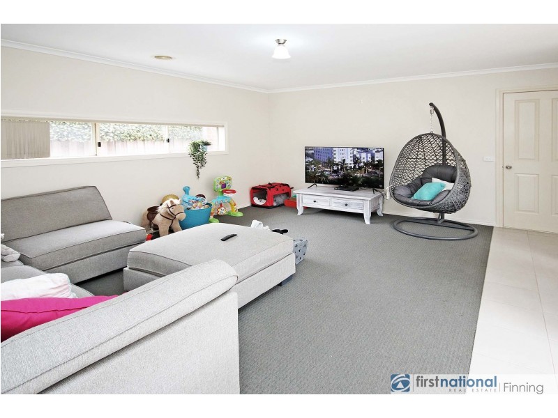 5 McCallum Drive, Cranbourne East VIC 3977