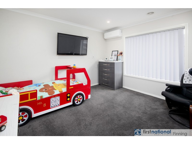 10 Durnoch Place, Cranbourne VIC 3977
