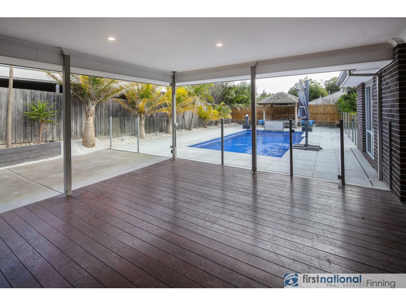10 Durnoch Place, Cranbourne VIC 3977
