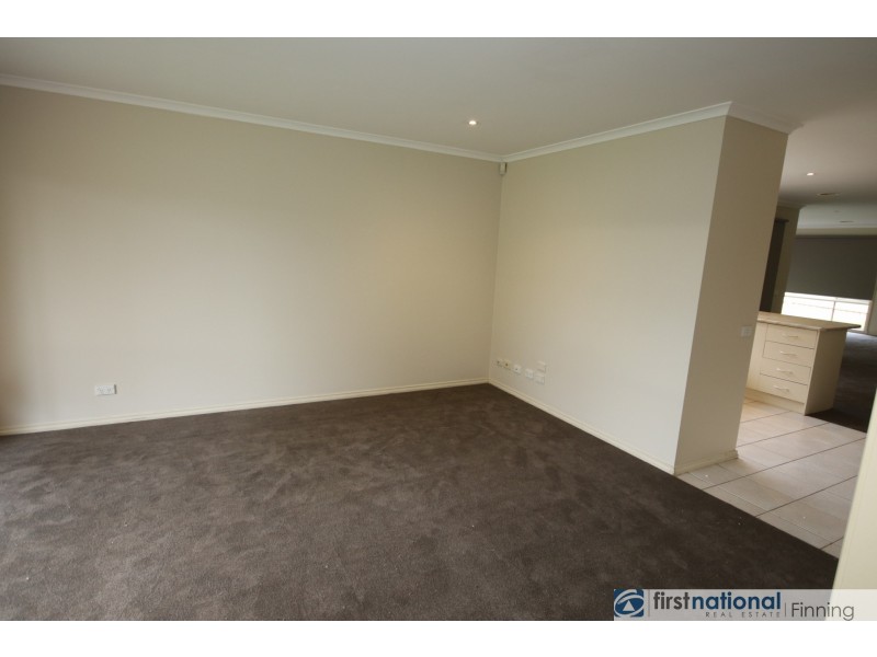 14 Leanna Court, Cranbourne West VIC 3977