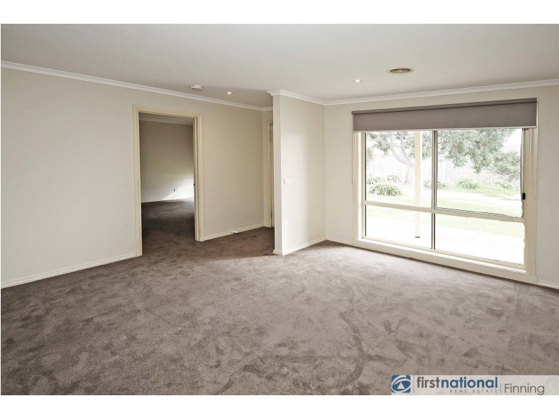 14 Leanna Court, Cranbourne West VIC 3977