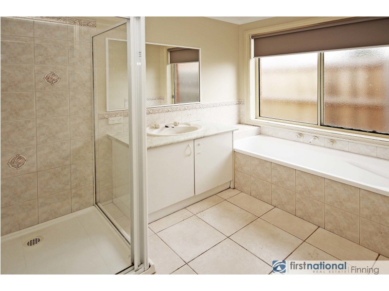 14 Leanna Court, Cranbourne West VIC 3977