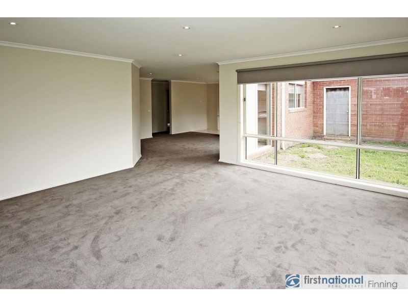 14 Leanna Court, Cranbourne West VIC 3977