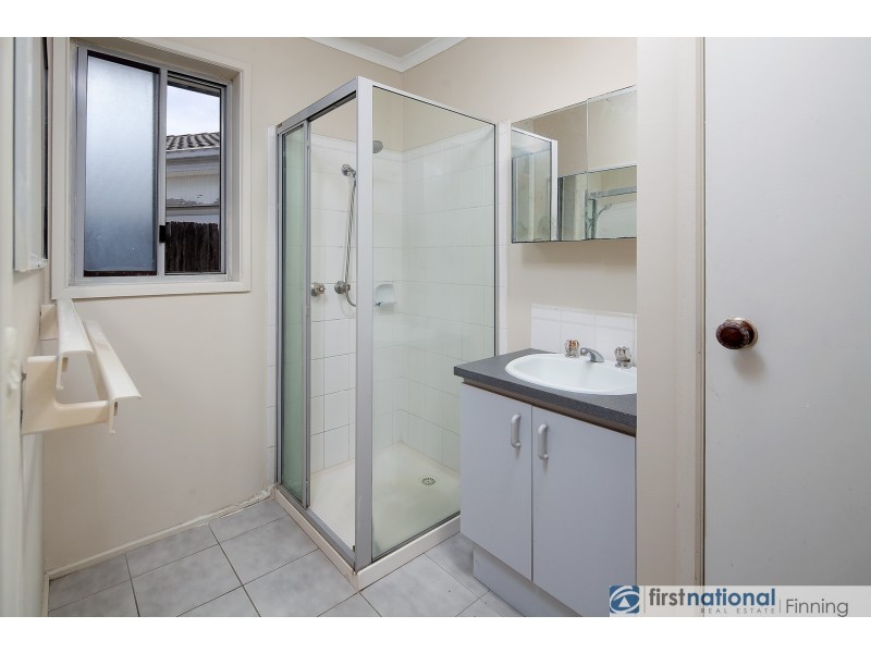 1/12 Leanna Court, Cranbourne West VIC 3977